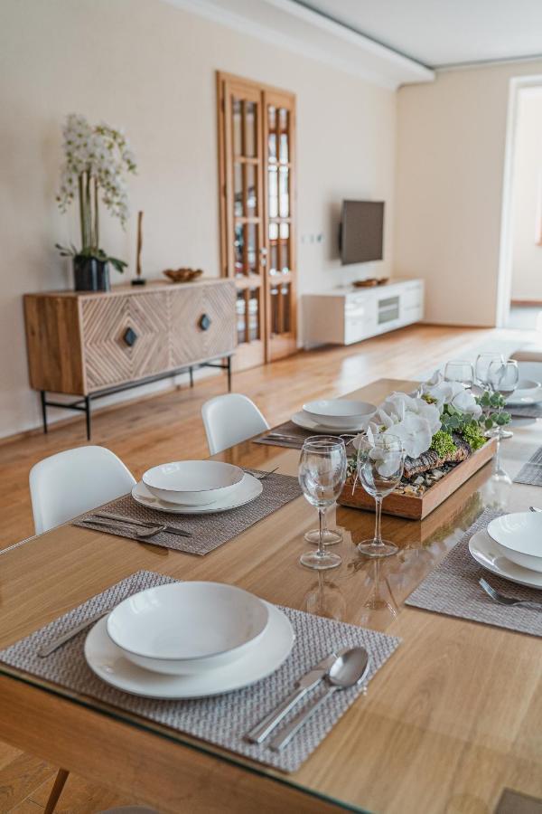 Executive 2-Bdrm Central Suite Ústí nad Labem Dış mekan fotoğraf